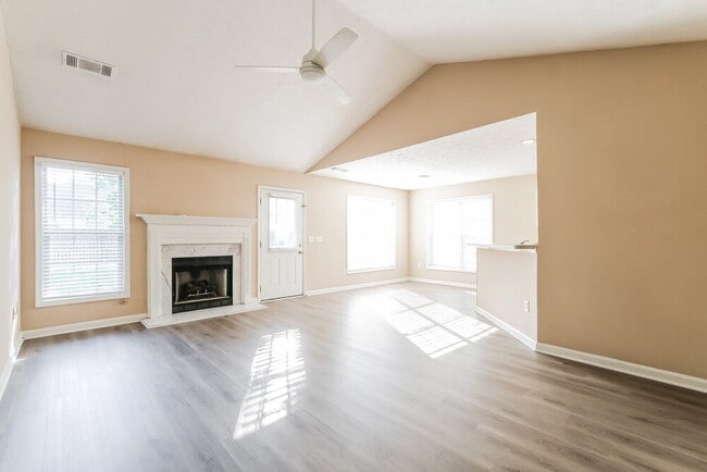 Building Photo - 5400 Princeton Oaks Dr