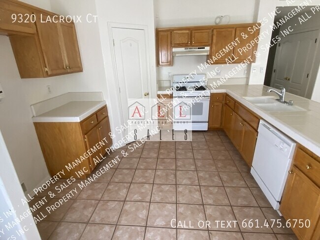 Foto del edificio - 9320 Lacroix Ct