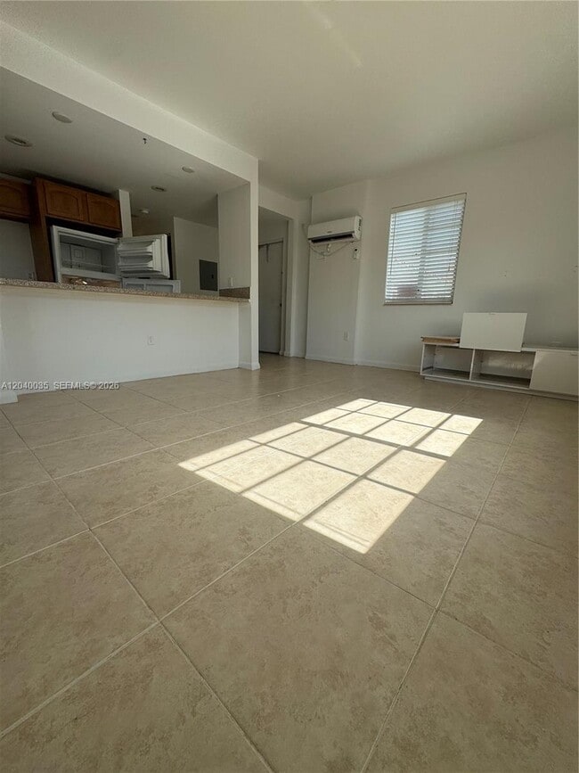 Foto del edificio - 7130 Rue Versailles Dr