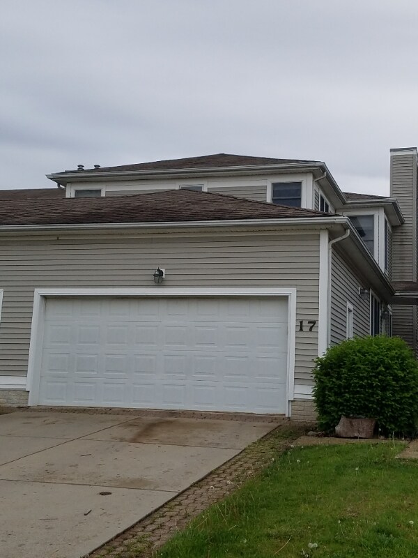 17 Yotzonot Dr, Bloomington, IL 61704 Townhome Rentals in Bloomington