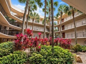 Building Photo - 8760 SW 133rd Ave