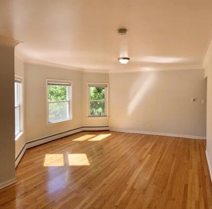 Building Photo - 4022 N Avers Ave