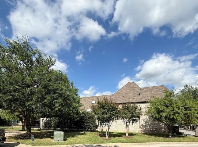 Photo - 11 Edge Hill Dr House