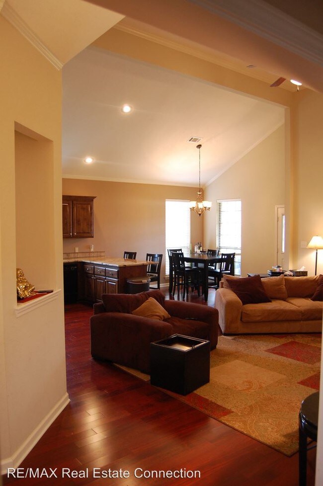 Building Photo - 1804 Reveille Cir