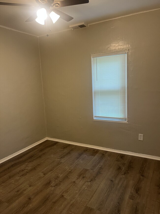 Foto del edificio - 2427 N 57th St