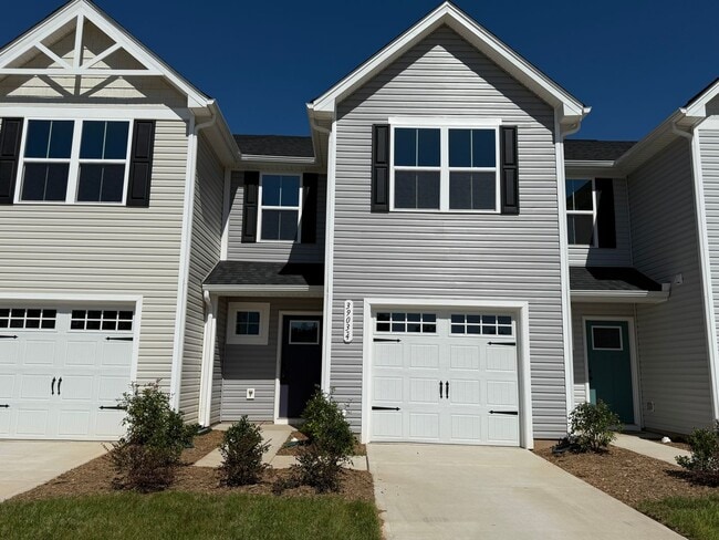 Building Photo - Modern 3-Bedroom Townhouse with Garage & P...