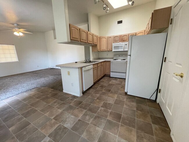 Building Photo - 7020 E Pueblo Ave