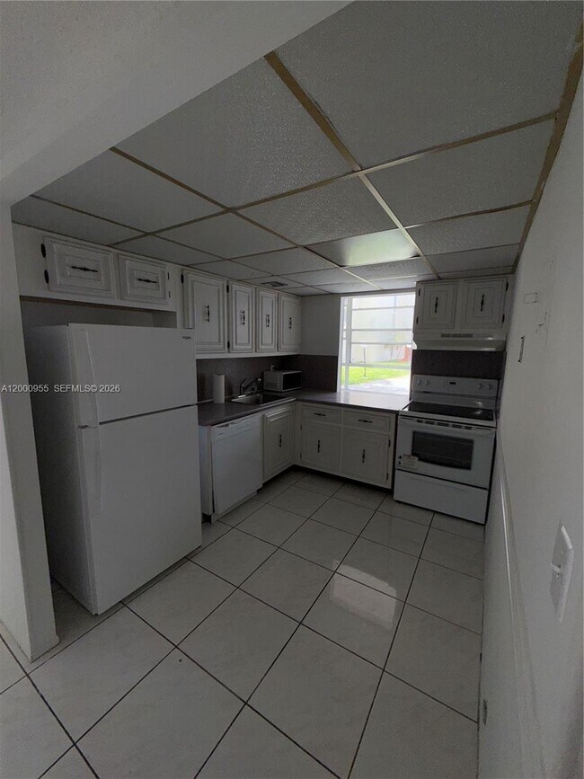 Foto del edificio - 801 Three Islands Boulevard