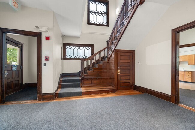 Building Photo - 15 Maple Terrace