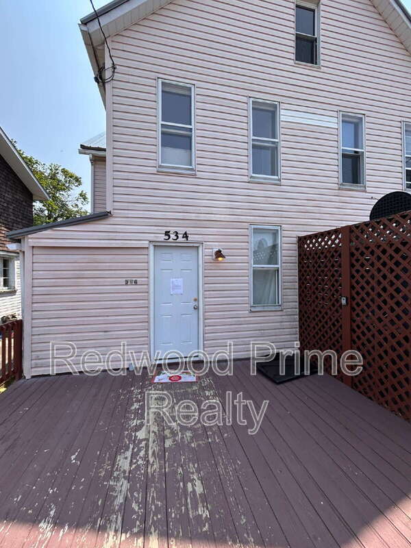 Building Photo - 534-536-536 Russell Ave