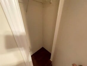 Building Photo - 16658 Meadowcroft St