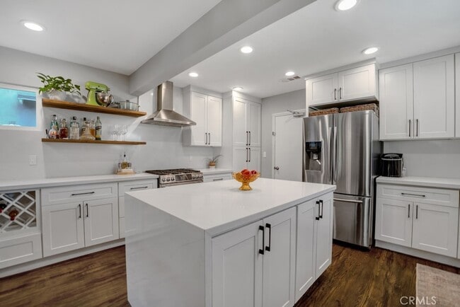 Building Photo - 22041 San Miguel St