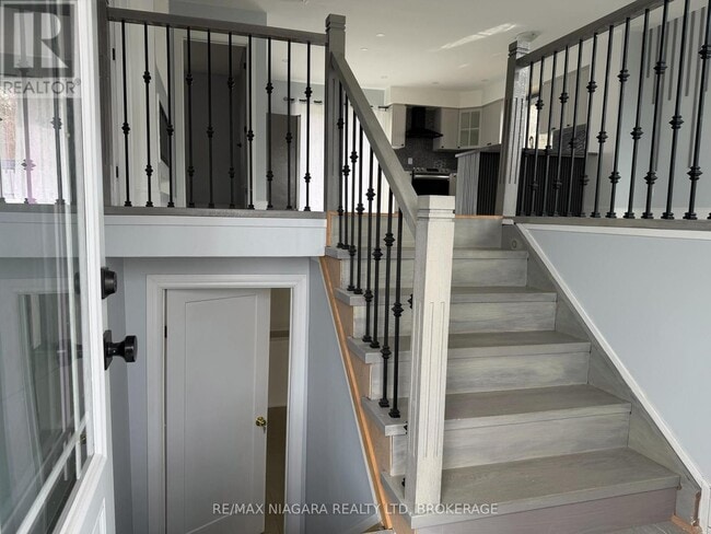 Building Photo - 42 Hemlock St