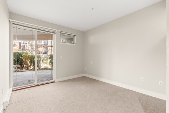 Building Photo - 15392 16A Av