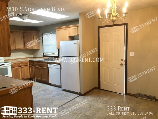 Foto del edificio - Lovely 3 bed 1.5 bath home ready to be mov...