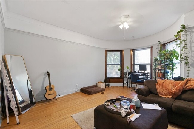 Building Photo - 5018 S Blackstone Ave