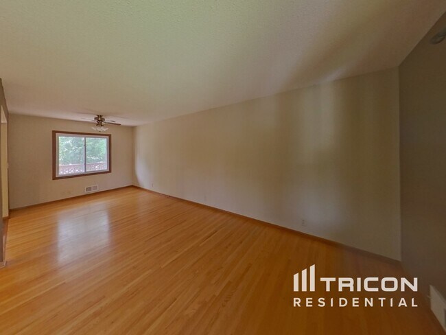 Foto del edificio - 2660 Roth Pl