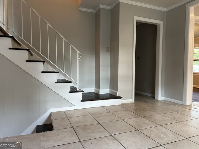 Building Photo - 498 North Ave