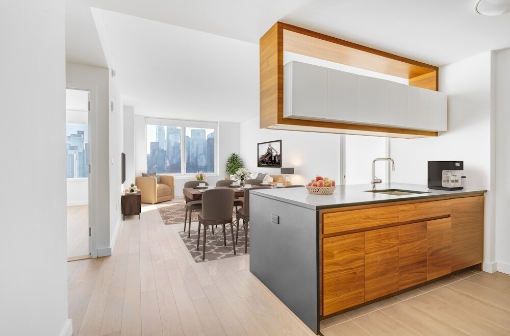 Foto principal - 595 11th Ave