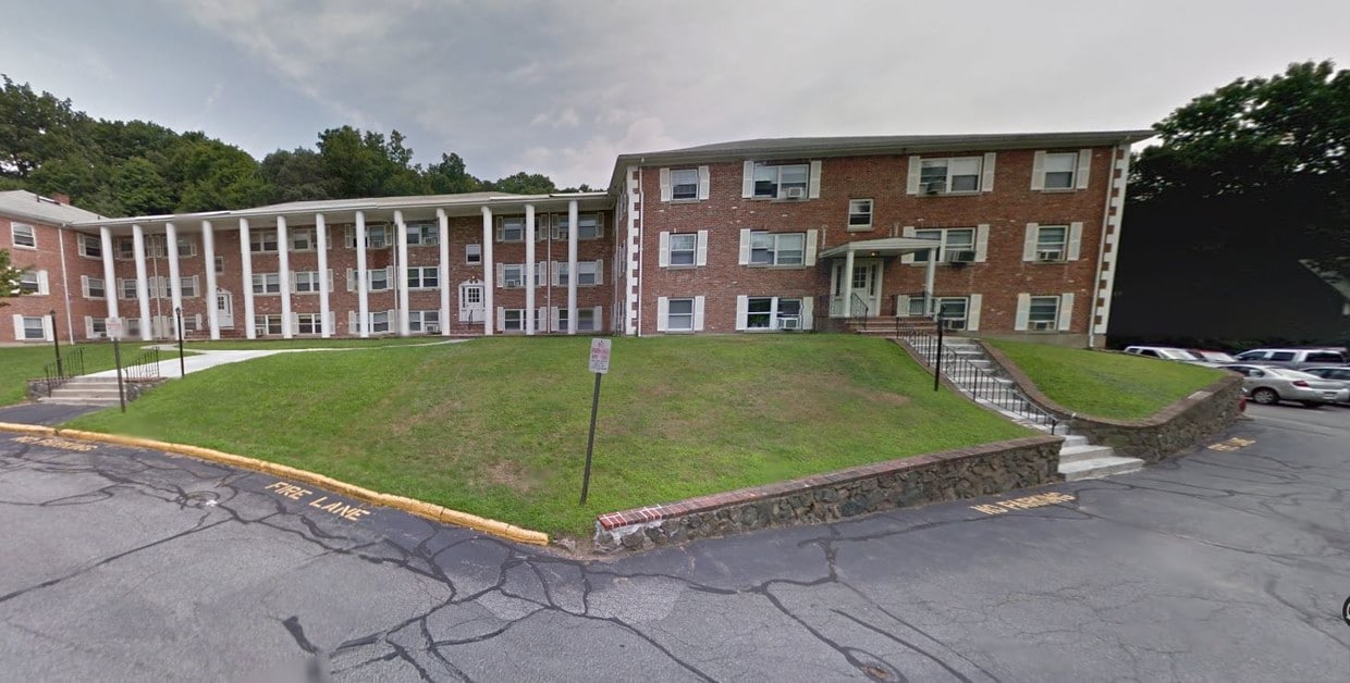 6 Colonial Ct, Stoneham, MA 02180 Apartments in Stoneham, MA