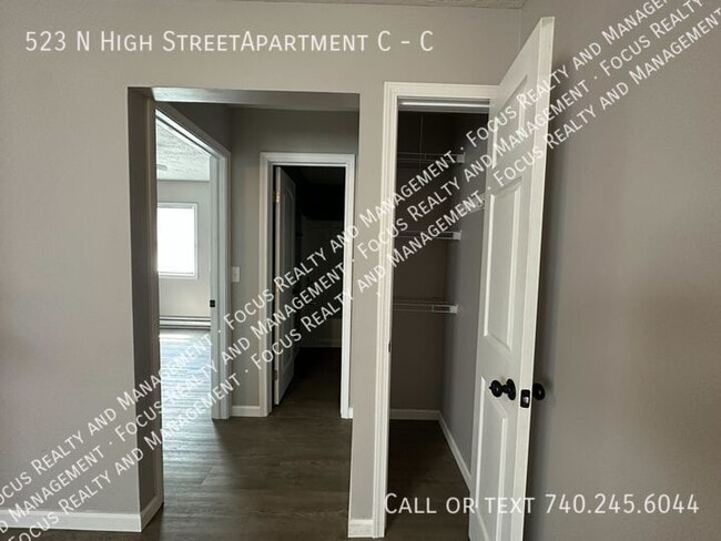 Building Photo - 523 N High St