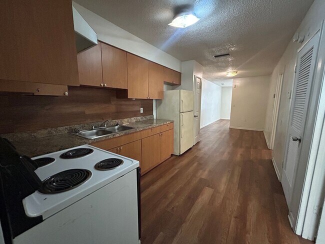 Foto del edificio - 1110 N Brunnell Pkwy