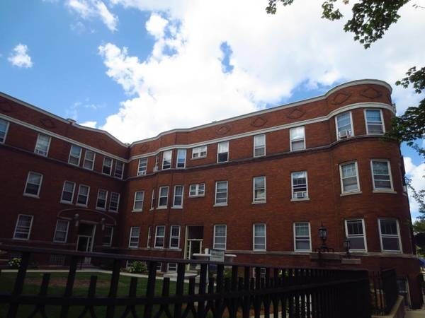 Front of building - 1485 N Farwell Ave