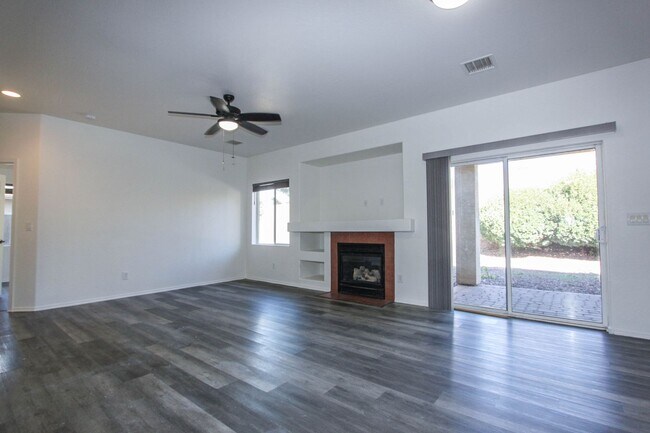 Foto del edificio - Three Bedroom Quailwood Home