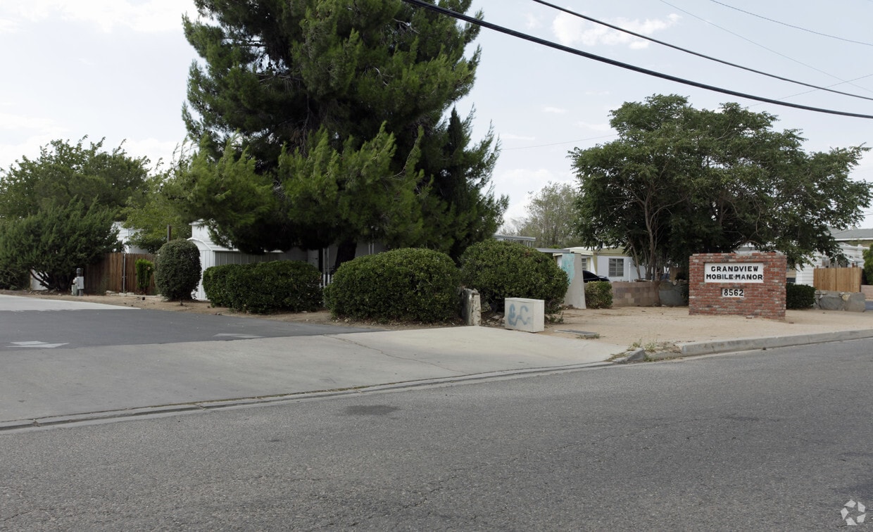Grandview Mobile Manor Apartments in Hesperia, CA