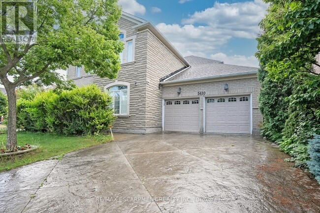 Building Photo - 5410 Duchess Ct