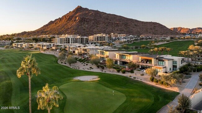 Foto del edificio - 5000 N Camelback Rdg Dr