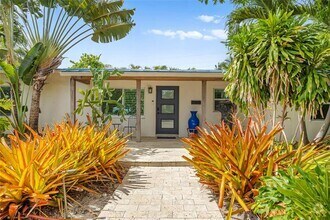 Building Photo - 2520 Yacht Club Blvd