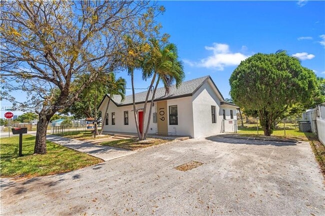 Photo - 601 SW 1st St House