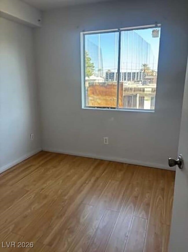 Foto del edificio - 231 W Philadelphia Ave