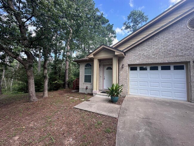 Building Photo - 138 N Kanaio Dr