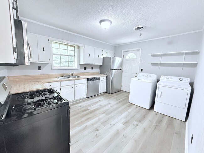 Foto del edificio - 3BR/2BA For Rent
