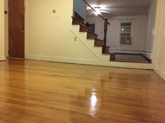 Foto del edificio - 1021 Cherry St