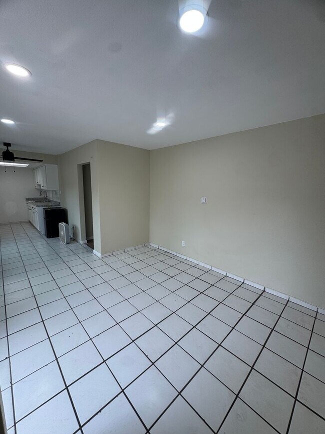 Foto del edificio - 7033 Perry Rd