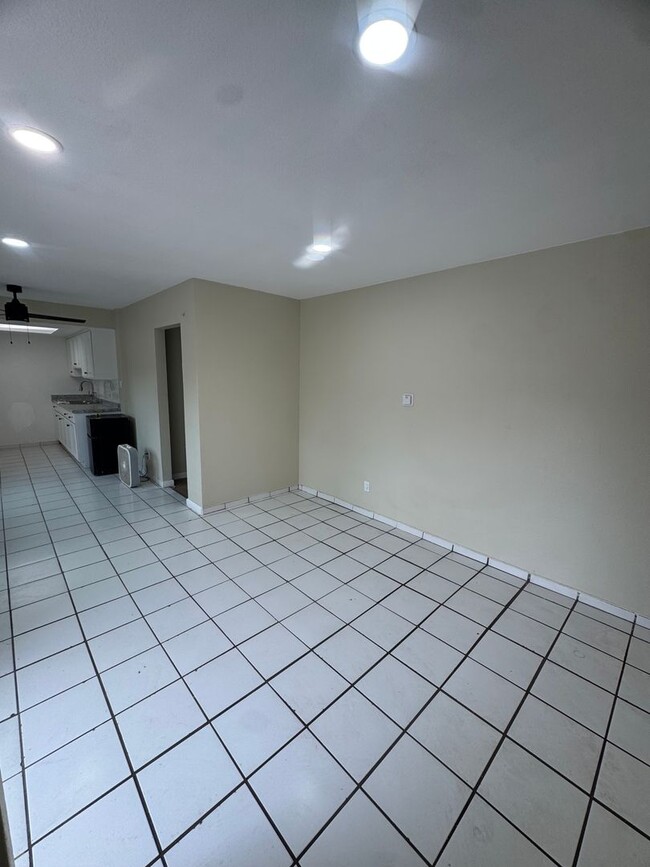 Building Photo - 7033 Perry Rd