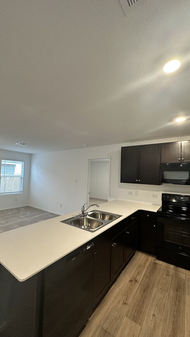 Building Photo - 137 Texas Angel Way