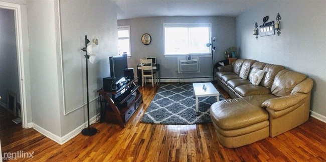 Foto del edificio - 616 W Walnut Ln