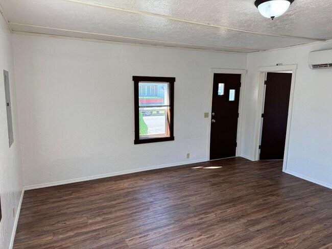 Foto del edificio - Charming 2-bedroom, 1-bath home in Cottage Grove!