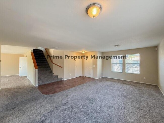 Foto del edificio - 583 W Racine Loop