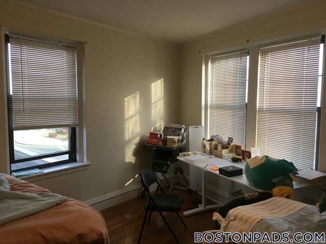 Foto del edificio - 349 Pleasant St