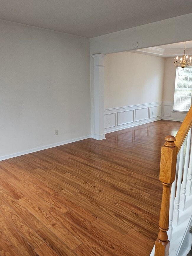 Foto del edificio - Beautiful Open Floor Plan with 4 Bedrooms