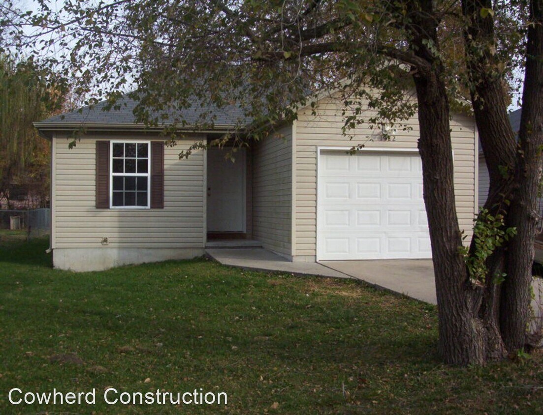 Foto principal - 3 br, 1.5 bath House - 1930 N Hillcrest