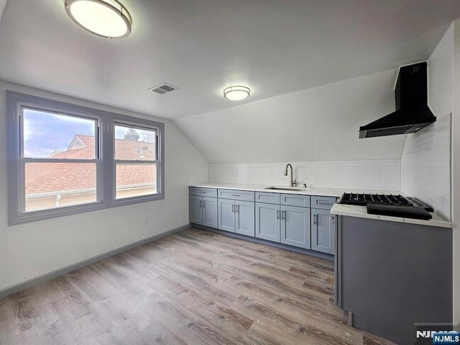 Foto del edificio - 170 Sunset Ave