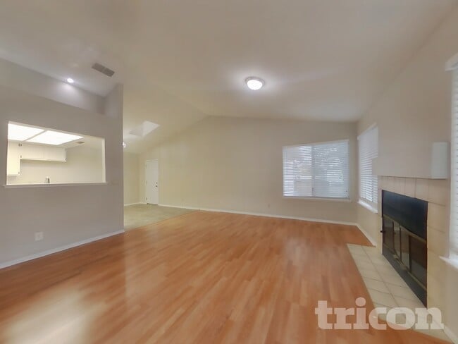 Building Photo - 7726 Robinette Rd