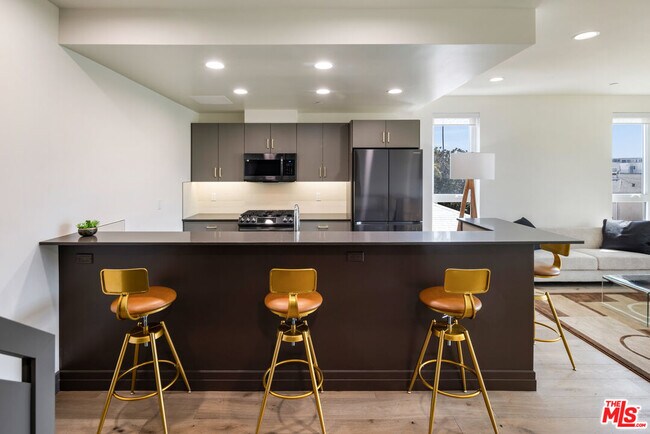 Foto del edificio - 118 Orlando Ave