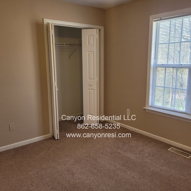 Building Photo - 4396 Moat Dr